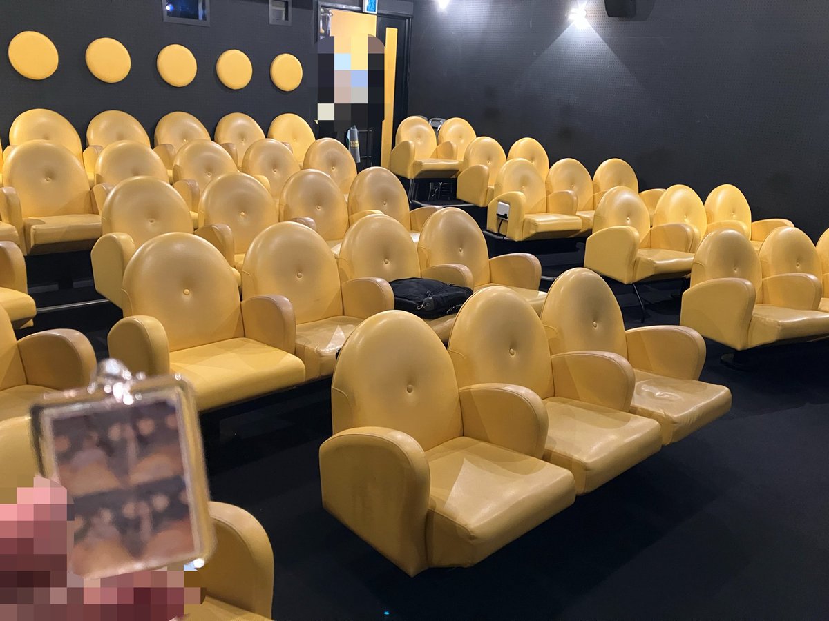 p_mrkit's tweet photo. 暑さぶり返しで夏風邪が治りゃしない、とか言いつつ #君は映画 29・30回目。字幕付きは日本語・英語ともやっぱり面白くて、つい文字面を目で追っちゃう。マドカの次にね！
#伊藤万理華 https://t.co/D38aVVM5lf