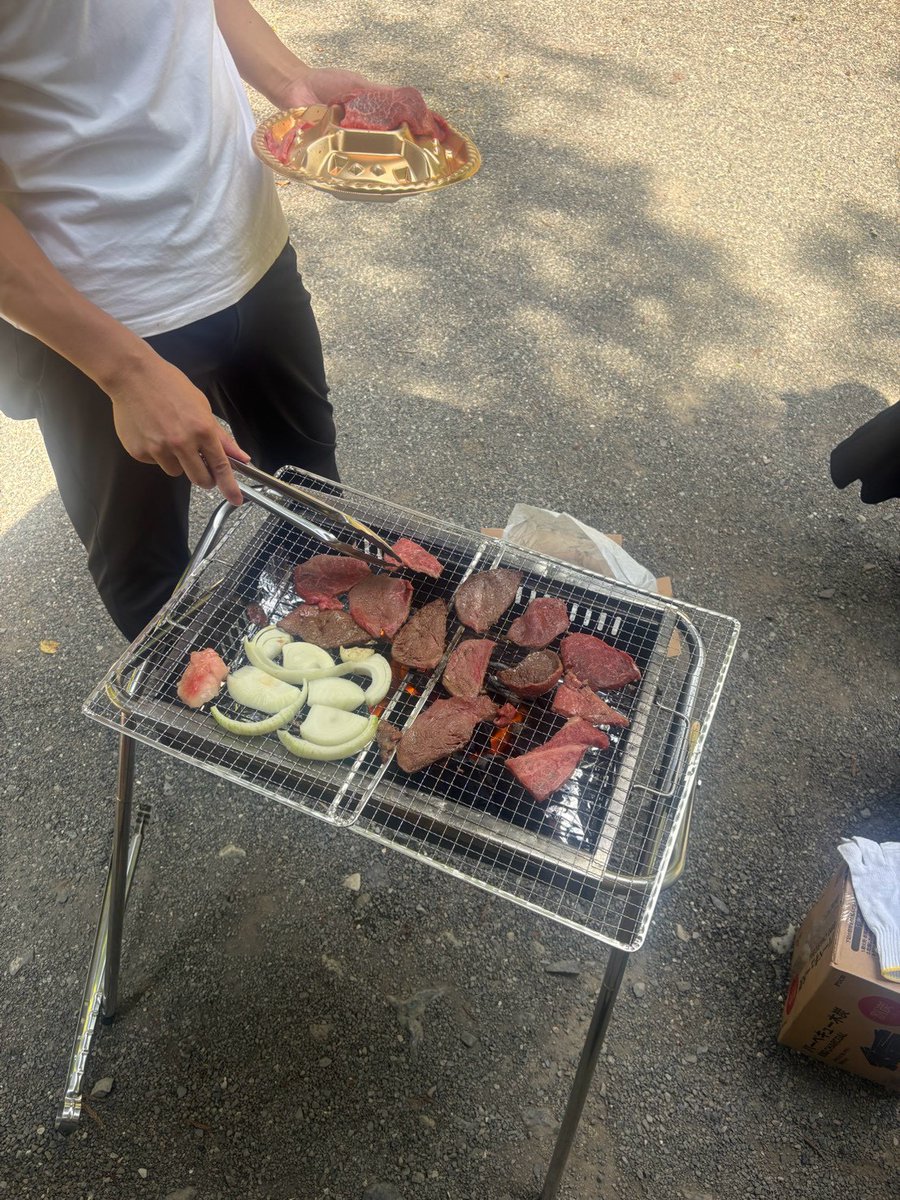 kicona_koryo's tweet photo. こんばんは！
せきもんです💁‍♂️

先日、知人たちと天川村にあるキャンプ場でBBQをしてきました🍖
夏といえば・・というイベントを楽しんできました✌️
そんな中浮かんだ謎・・・BBQは何故食材を買いすぎるのだろう・・・🥴
その謎は解けずじまい🕵️‍♂️
#つぶやキコーナ
#キコーナ広陵
#真実は闇の中 https://t.co/2QvhLMzrde