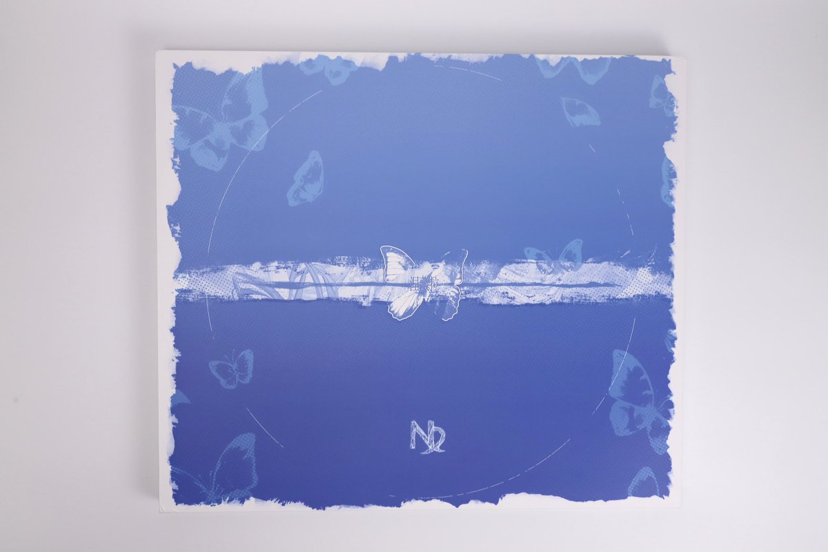 Nemvira's tweet photo. The glass version of Doll is about to be released.

Compared with the cloth version, the background is slightly different.

The gifts include m/l size ice sleeves, acrylic signs, small cards and skates.

Finally, thank you to everyone who has been waiting until now. https://t.co/OVi1LCpkp8