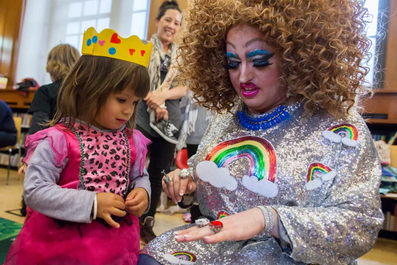 Magdale67766869's tweet photo. Obrazki z jednej z Warszawskich szkół...

Czy jesteś za zakazaniem chorej ideologii LGBT w szkołach i obroną dzieci przed zboczeńcami? 🤔

A - Tak 🇵🇱✝️
B - NIE 🏳️‍🌈🇩🇪 https://t.co/yHbwxYCHhw