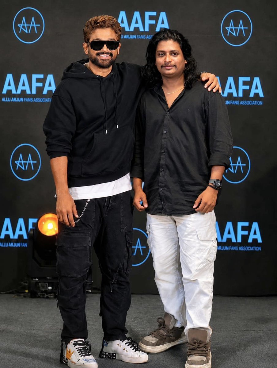 ALWAYSRAM16's tweet photo. Icon Star @alluarjun 🌟🖤
#Alluarjun #Raaka #Pushpa https://t.co/MjK88MYtOX