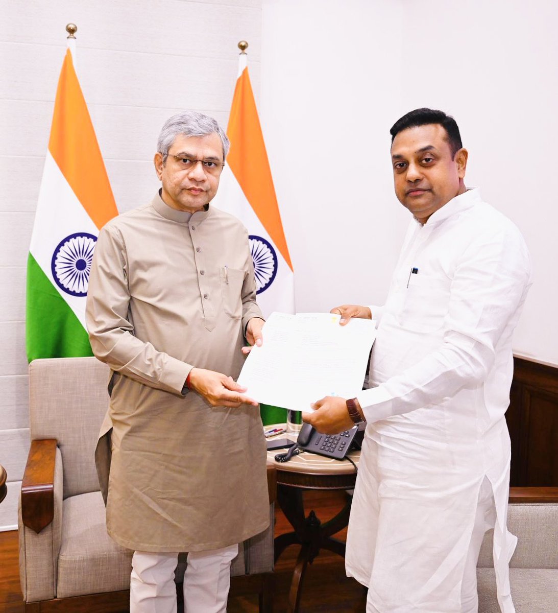 sambitswaraj's tweet photo. ଆଜି ମାନ୍ୟବର ରେଳମନ୍ତ୍ରୀ ଶ୍ରୀ ଅଶ୍ୱିନୀ ବୈଷ୍ଣବଙ୍କୁ ସାକ୍ଷାତ କରି ପୁରୀ ଲୋକସଭା କ୍ଷେତ୍ରରେ ରେଳ ସେବାର ସମ୍ପ୍ରସାରଣ ଏବଂ ଯାତ୍ରୀ ସୁବିଧା ସମ୍ବନ୍ଧୀୟ ବିଭିନ୍ନ ଗୁରୁତ୍ୱପୂର୍ଣ୍ଣ ପ୍ରସଙ୍ଗ ଉପରେ ବିସ୍ତୃତ ଆଲୋଚନା କଲି l ଏହି ଅବସରରେ ବିଭିନ୍ନ ଟ୍ରେନର ରହଣି, ନୂତନ ପ୍ୟାସେଞ୍ଜର ହଲ୍ଟ ସ୍ଥାପନ, ରୋଡ୍ ଓଭର ବ୍ରିଜ୍ (ROB) ଏବଂ ସ୍ଥାୟୀ ଅଣ୍ଡରପାସ ନିର୍ମାଣ ସମ୍ବନ୍ଧୀୟ ଦାବିପତ୍ର ତାଙ୍କୁ ପ୍ରଦାନ କଲି l ମାନ୍ୟବର ରେଳମନ୍ତ୍ରୀ ମୋର ଦାବିପତ୍ରକୁ ସକାରାତ୍ମକ ଭାବେ ବିଚାର କରି ଆବଶ୍ୟକ ପରବର୍ତ୍ତୀ ପଦକ୍ଷେପ ନେବା ପାଇଁ ଆଶ୍ୱାସନ ପ୍ରଦାନ କରିଛନ୍ତି l

• ଟ୍ରେନ ସଂଖ୍ୟା ୧୮୪୧୩ ପୁରୀ–ପାରାଦୀପ ଇଣ୍ଟରସିଟି ଏକ୍ସପ୍ରେସର କଣାସ ରୋଡ୍ ପ୍ୟାସେଞ୍ଜର ହଲ୍ଟ (KASR) ଠାରେ ନିୟମିତ ରହଣି ସୁନିଶ୍ଚିତ କରାଯିବା ପାଇଁ l

• ନୟାଗଡ଼ ଏବଂ ମାଣିକାଇଗୋଡ଼ା (ଇଟାମାଟି–ଚମ୍ପାତୀପୁର ଅଞ୍ଚଳ) ମଧ୍ୟରେ ଏକ ନୂତନ ପ୍ୟାସେଞ୍ଜର ହଲ୍ଟ ସ୍ଥାପନ କରାଯିବା ପାଇଁ l

• ଖୋର୍ଦ୍ଧା ରୋଡ୍ ରେଳ ମଣ୍ଡଳ ଅନ୍ତର୍ଗତ ନିରାକାରପୁରସ୍ଥିତ ଲେଭେଲ୍ କ୍ରସିଂ ନଂ–୨୧୯ ଠାରେ ଏକ ରୋଡ୍ ଓଭର ବ୍ରିଜ୍ (ROB) ନିର୍ମାଣ କରାଯିବା ପାଇଁ l

• ପୁରୀ ରେଳ ଷ୍ଟେସନ ନିକଟସ୍ଥ ମାଳତୀପାଟପୁର ଲେଭେଲ୍ କ୍ରସିଂ ଠାରେ ଏକ ସ୍ଥାୟୀ ଅଣ୍ଡରପାସ ନିର୍ମାଣ କରାଯିବା ପାଇଁ l

ଟ୍ରେନ ସଂଖ୍ୟା ୧୮୪୧୩ ପୁରୀ–ପାରାଦୀପ ଇଣ୍ଟରସିଟି ଏକ୍ସପ୍ରେସର କଣାସ ରୋଡ୍ ପ୍ୟାସେଞ୍ଜର ହଲ୍ଟ (KASR) ଠାରେ ରହଣି ଏବଂ ନୟାଗଡ଼ ଓ ମାଣିକାଇଗୋଡ଼ା (ଇଟାମାଟି–ଚମ୍ପାତୀପୁର ଅଞ୍ଚଳ) ମଧ୍ୟରେ ନୂତନ ପ୍ୟାସେଞ୍ଜର ହଲ୍ଟ ସ୍ଥାପନ ହେଲେ କଣାସ ବ୍ଲକ, ନୟାଗଡ଼ ଜିଲ୍ଲା ଏବଂ ଆଖପାଖ ଗ୍ରାମାଞ୍ଚଳର ହଜାର ହଜାର ଯାତ୍ରୀ ସିଧାସଳଖ ଉପକୃତ ହେବେ l ଏହା ଫଳରେ ଛାତ୍ରଛାତ୍ରୀ, ଚାକିରିଆ, ବ୍ୟବସାୟୀ, କୃଷକ ଓ ସାଧାରଣ ଲୋକଙ୍କର ଦୈନନ୍ଦିନ ଯାତାୟାତ ଅଧିକ ସହଜ, ସୁଲଭ ଓ ସୁବିଧାଜନକ ହେବ l ସେହିପରି, କୃଷିଜାତ ଉତ୍ପାଦ, ସ୍ଥାନୀୟ ଉତ୍ପାଦ ଏବଂ କ୍ଷୁଦ୍ର ବ୍ୟବସାୟ ପାଇଁ ଉନ୍ନତ ପରିବହନ ସୁବିଧା ଉପଲବ୍ଧ ହେବା ଦ୍ୱାରା ସ୍ଥାନୀୟ ଅର୍ଥନୀତି ଅଧିକ ସୁଦୃଢ଼ ହେବ l

ସେହିପରି, ନିରାକାରପୁରସ୍ଥିତ ଲେଭେଲ୍ କ୍ରସିଂ ନଂ–୨୧୯ ଠାରେ ରୋଡ୍ ଓଭର ବ୍ରିଜ୍ (ROB) ଏବଂ ପୁରୀ ରେଳ ଷ୍ଟେସନ ନିକଟସ୍ଥ ମାଳତୀପାଟପୁର ଲେଭେଲ୍ କ୍ରସିଂ ଠାରେ ସ୍ଥାୟୀ ଅଣ୍ଡରପାସ ନିର୍ମାଣ ହେଲେ ଅଞ୍ଚଳବାସୀଙ୍କ ପାଇଁ ସୁରକ୍ଷିତ, ନିରବିଚ୍ଛିନ୍ନ ଏବଂ ସୁବିଧାଜନକ ଯାତାୟାତ ସୁନିଶ୍ଚିତ ହେବ l ଏହି ପ୍ରକଳ୍ପଗୁଡ଼ିକ ସମ୍ପୂର୍ଣ୍ଣ ହେବା ପରେ ରେଳ ଫାଟକ ବନ୍ଦ ରହିବା ଯୋଗୁଁ ହେଉଥିବା ଦୀର୍ଘ ସମୟର ଅପେକ୍ଷା, ଯାତାୟାତ ଜନିତ ସମସ୍ୟା ଏବଂ ଦୁର୍ଘଟଣାର ଆଶଙ୍କାରେ ଉଲ୍ଲେଖନୀୟ ହ୍ରାସ ଘଟିବ l ବିଶେଷ କରି ସ୍କୁଲ ଛାତ୍ରଛାତ୍ରୀ, ରୋଗୀ, ଆମ୍ବୁଲାନ୍ସ ସେବା, କୃଷକ ଏବଂ ଦୈନିକ ଯାତ୍ରୀମାନେ ନିରବିଚ୍ଛିନ୍ନ ଯାତାୟାତ ସୁବିଧା ପାଇପାରିବେ l

@AshwiniVaishnaw