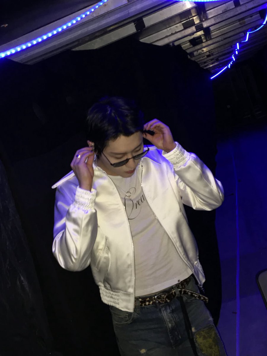 mystarissy's tweet photo. 하다하다 인이어콤 ㅆㅂ https://t.co/DXAAHGZoTA