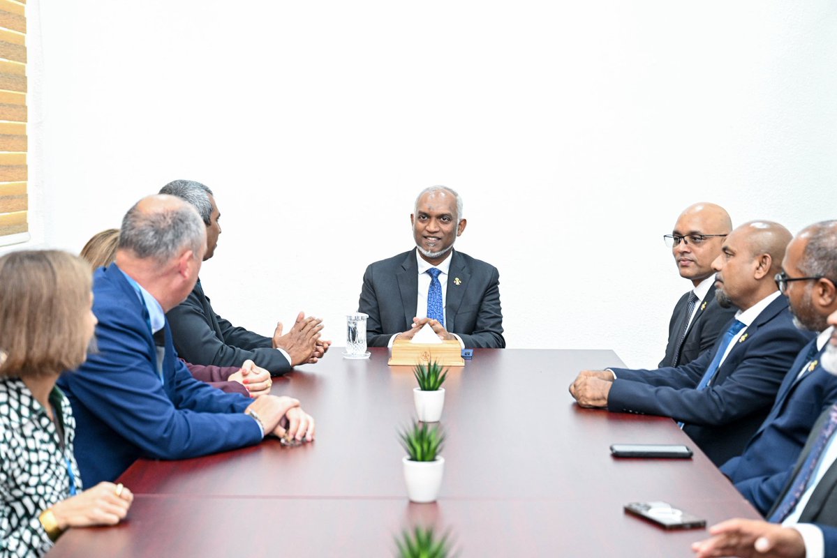 presidencymv's tweet photo. President meets with visiting Heads of Supreme Audit Institutions of Small Island Developing States
https://t.co/Si6ZvpqF1M

#RayyithunGaathah 
#UkulhasVisit https://t.co/x09DyC3uh8