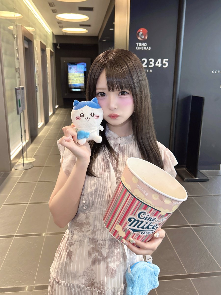 one_sayaka's tweet photo. ちいかわ観に行った日🏝️🫧♡ https://t.co/1Y444UXDQO