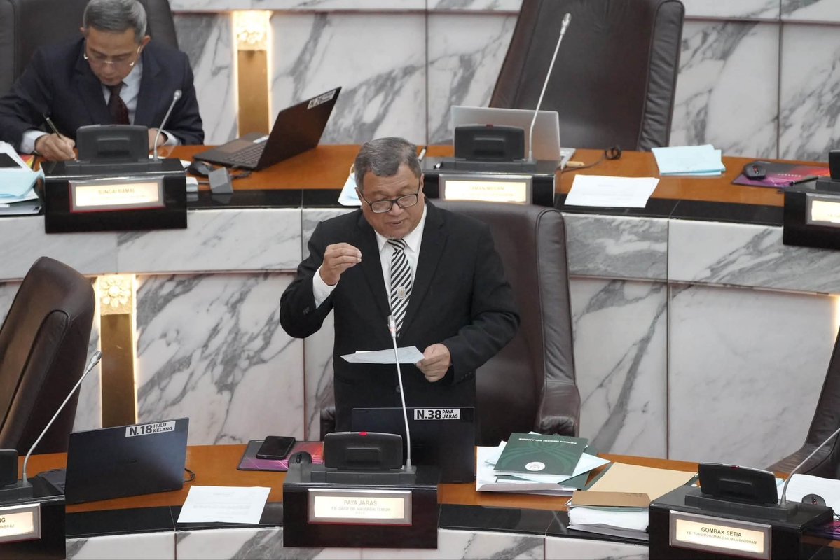 PASPNDengkil's tweet photo. YB Dato' Dr Pesuruhjaya PAS Negeri Selangor 

Ramai tak sedar, kekuatan Mahkamah Syariah bukan bergantung kepada undang-undang semata-mata.

Hari ke-2 Mesyuarat Kedua Persidangan Penggal Keempat Dewan Negeri Selangor ke-15, saya berpeluang ..... https://t.co/FvrWK7w2d4 https://t.co/f2pIv1v8fn