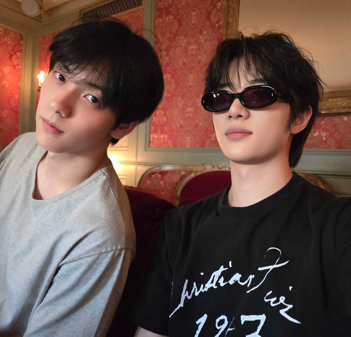 xfu1of's tweet photo. 아침부터 개꾸미고 조식먹으러 온 아내랑
푸데푸데 자고 있었는데 아내가 먹자니까 나가고 사진찍자니까 찍고 있는 남편(특: 잠도 안깸) https://t.co/BHHTSsOtgV