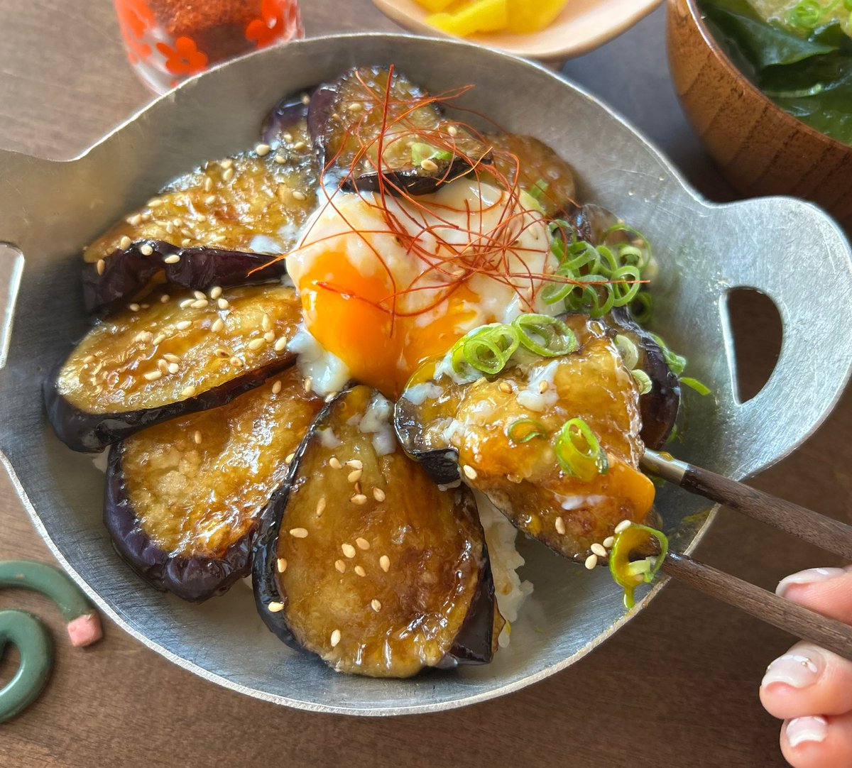 redbeanjam1210's tweet photo. 照りとろナス丼を作りました🍆
私の1番好きなナスの食べ方です🤤 https://t.co/9RSid4aDLG