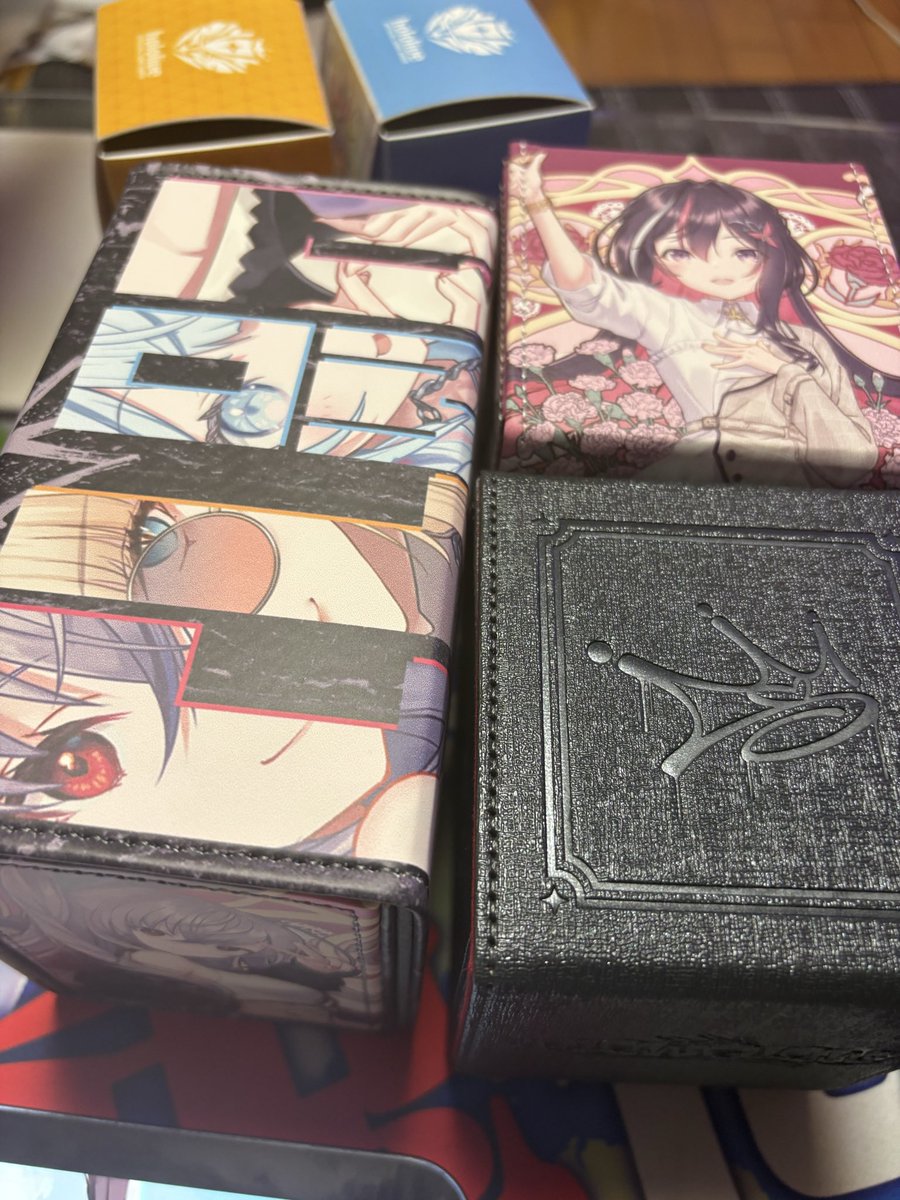 混沌の女神さんのFGのケース届いた！✨ 横にヴィヴィたんいるの神