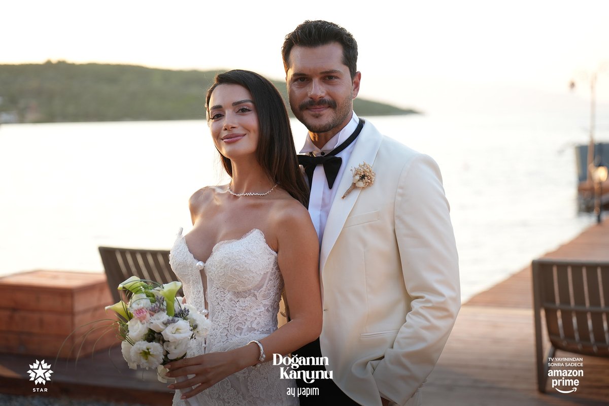 DoganinKanunu_'s tweet photo. En sevdiğimiz ikiliden, en sevdiğimiz kamera arkası kareler!❤️‍🔥😍

#DoğanınKanunu yeni bölümüyle bu akşam 20.00'de STAR'da, TV yayınından sonra sadece Amazon Prime Video'da.

@startv @ayyapim https://t.co/6cKddXNxGO