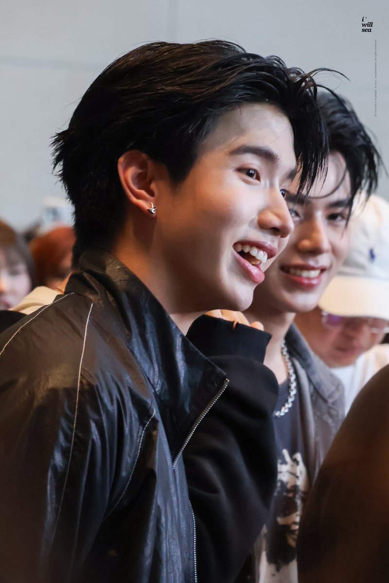 iseaisawiseen's tweet photo. ติดเม้ามากกก

#CLO_VERHappeningStage
꒰ #Keenkeno @keenkeno_sp ꒱ https://t.co/FLqVoy75q7