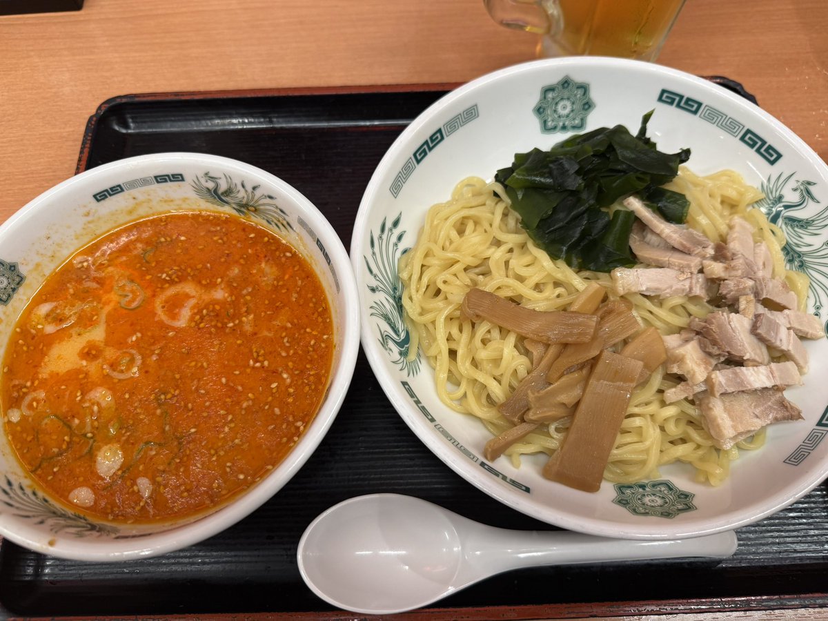 OAT64729870's tweet photo. 100万人のために唄われたラブソングなんかに僕はカンタンに想いを重ねたりはしない https://t.co/MJVY577mtK
