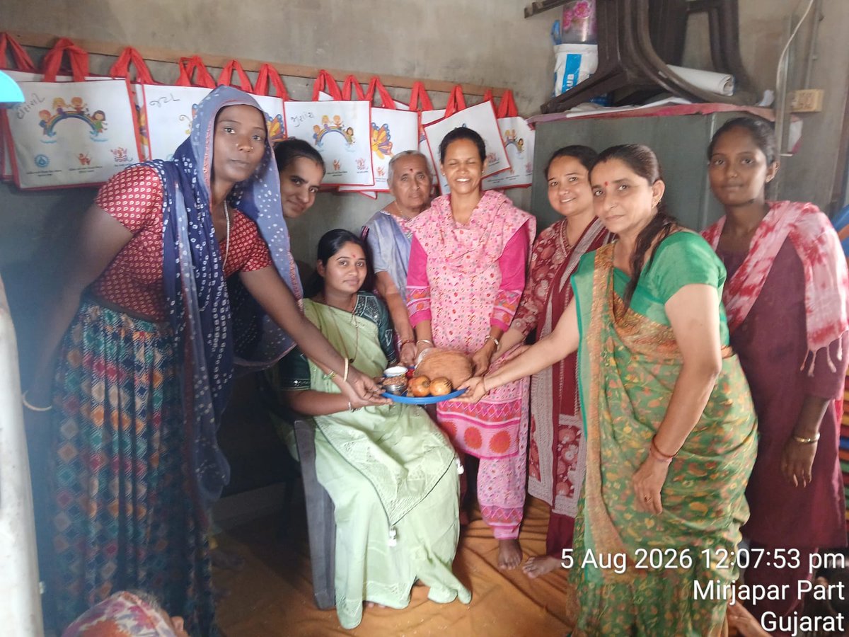CDPO_Bhuj_1's tweet photo. આજ રોજ ભુજ ઘટક -૧ ના કેન્દ્રો માં વિશ્વસ્તનપાન સપ્તાહ ની ઉજવણી કરવામાં આવી.. જેમાં બાળક ના જીવન ને સ્વસ્થ શરૂઆત માટે માત્ર સ્તનપાન માટેના સફળ ઉપાયો વિશે પરામર્શ કરવામાં આવ્યો. https://t.co/FJuRydxm5K