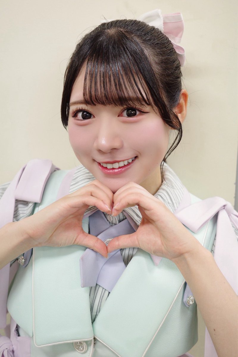 onishi_aoi's tweet photo. ≒JOY 5thシングル #サマーツインテール 
本日発売となりました！☀️
そして…！8/4(火)付オリコンデイリーシングルランキング初登場1位をいただきました(；；)✨

いつもニアジョイを応援してくださる皆さんに心から感謝の気持ちでいっぱいです😭🙇🏻‍♀️💖本当にありがとうございます！🥲👑✨
 #ニアジョイ https://t.co/fLUsLr2dRR