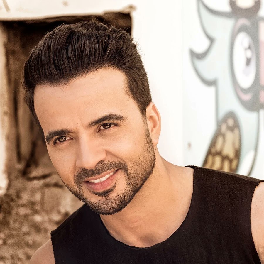 Smooth981FM's tweet photo. #NP  Echame La Culpa @ddlovato @LuisFonsi  

on #TheKazbah981 with @oluwaseun_ro

Listen Live: 
https://t.co/RE5Q52wdVp
❤💙🤍

#Smooth981 #LoveMusic #LoveLife #SmoothFmLagos https://t.co/MRqAKYTOso
