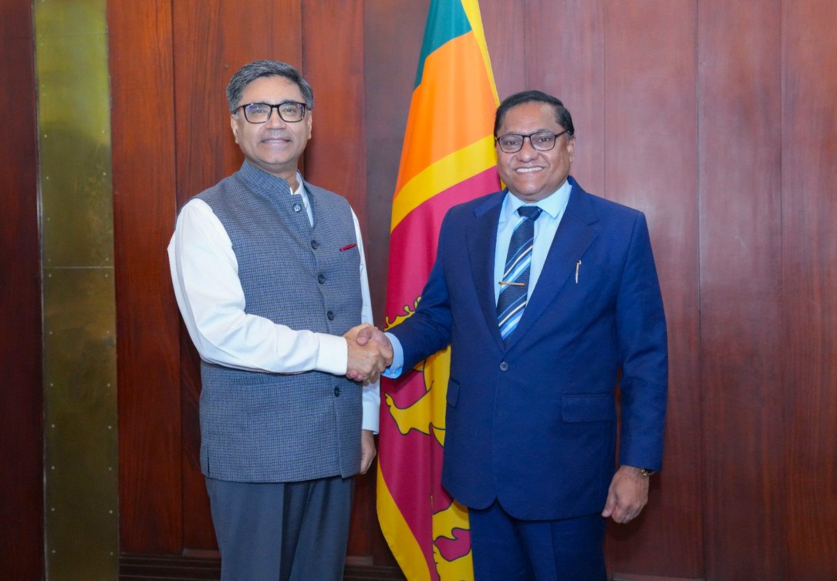 HMVijithaHerath's tweet photo. Met Indian Foreign Secretary Vikram Misri and a delegation of senior officials from Indian Ministry of External Affairs today at the Ministry of Foreign Affairs, Foreign Employment & Tourism. Was pleased to have a productive discussion on the status of ongoing bilateral cooperation.