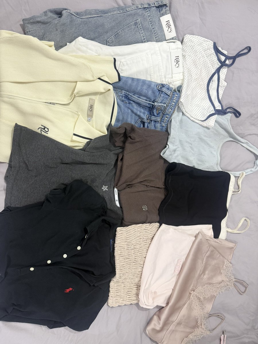 someoneanyknow's tweet photo. 🪷รี+ปัก ลด5 บาท /เหมาส่ง50ส่งต่อเสื้อผ้า 
#ส่งต่อเสื้อผ้ามือสอง #brandymelville #ส่งต่อbrandy #duex #shewear 
#Riley https://t.co/xLrdoJgJGq