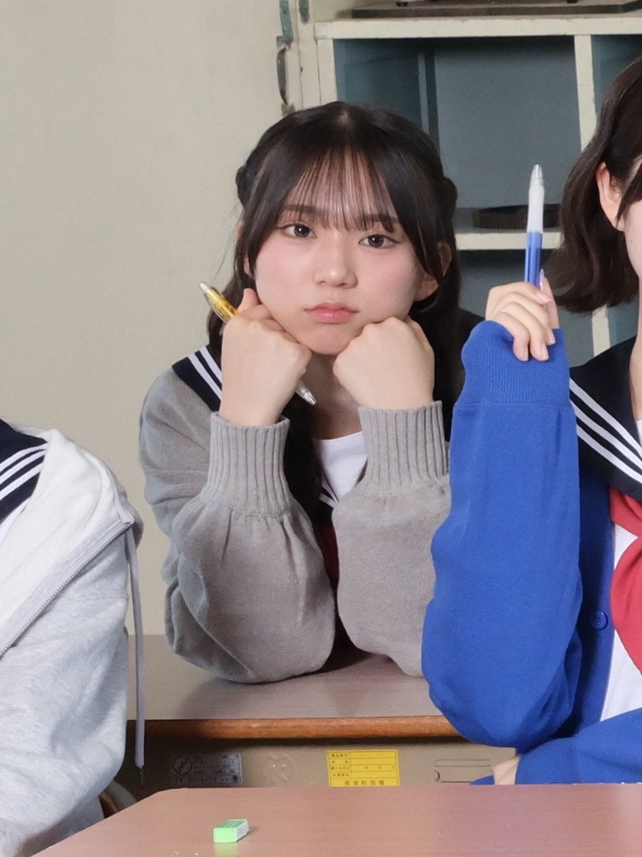 minashibui_hkt's tweet photo. 授業態度悪そうすぎてヤバイ https://t.co/0qceHjy5Ox