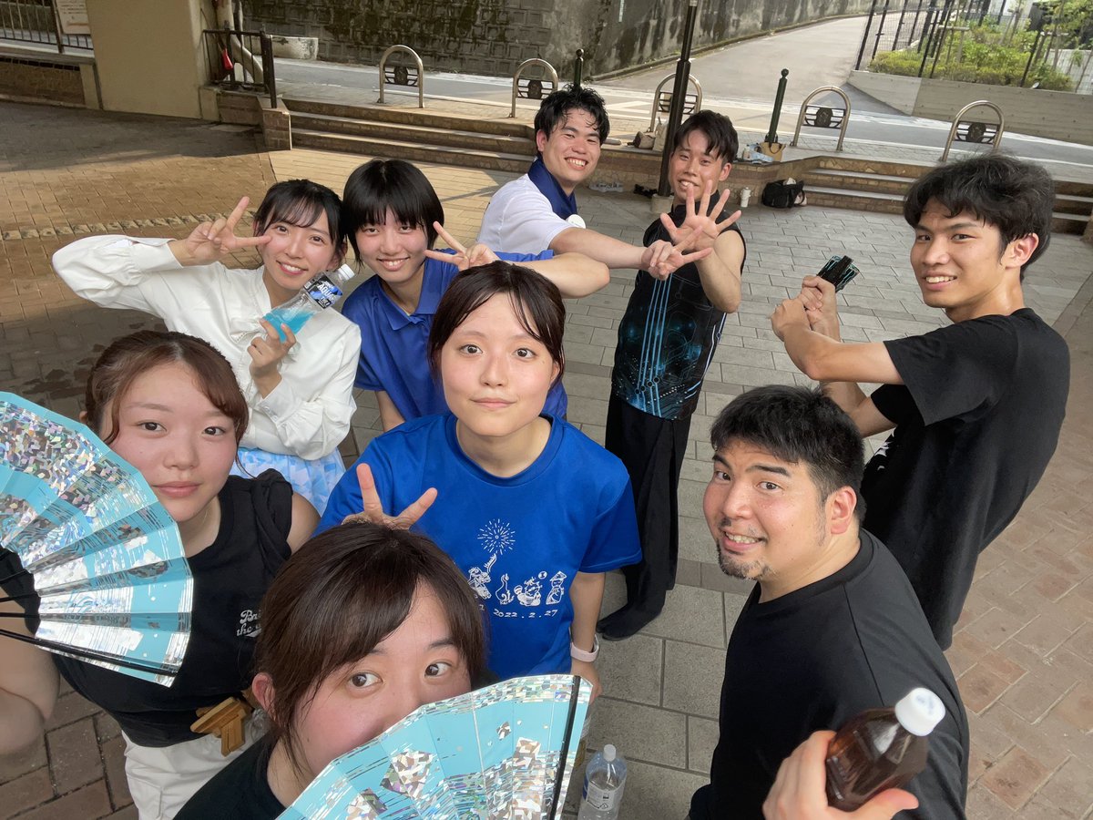 100monogatari_y's tweet photo. 【よさこい祭り】
いよいよ来週8/10(月),11(火)高知にて、よさこい祭りに参加させていただきます😆
今年は去年よりも多い人数で高知へ向かいますよ💪
高知のお酒や美味しいもの、あたたかい人たちが今から楽しみです✨
パレードは飛び入り歓迎となっております🕺
高知にてお会いしましょう！
#よさこい https://t.co/IbUa7OGJLW