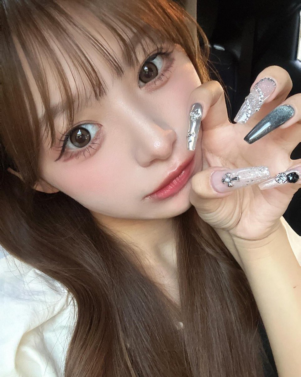 maron__1616's tweet photo. ゆっぴちゃんのぷっくりキラキラな涙袋はこれで作られてるらしい💞 https://t.co/Wt9Gl70GB7