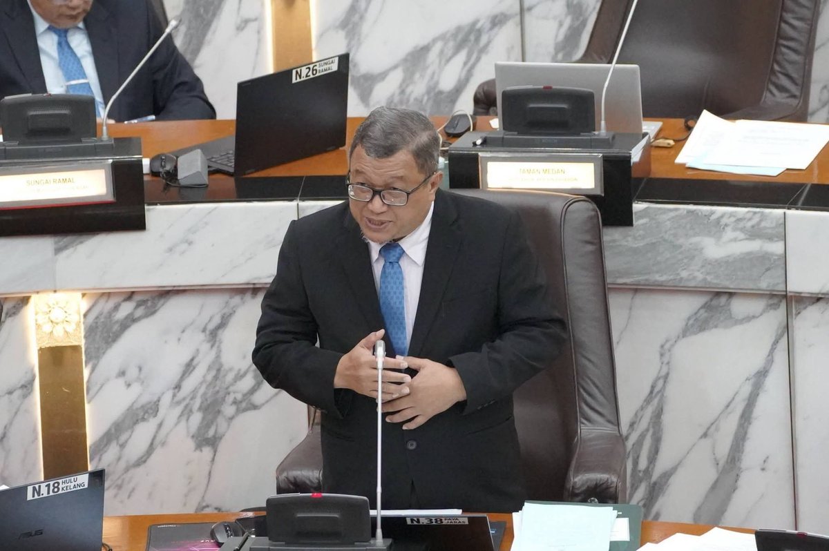 PASPNDengkil's tweet photo. PAS Selangor 

Hari ini bermulanya Mesyuarat Kedua, Penggal Keempat, Dewan Negeri Selangor Ke-15.

Para YB PAS Selangor sudah kembali ke Dewan, membawa bersama pelbagai isu, keluhan dan harapan rakyat dari kawasan masing-masing.

Ada persoalan ..... https://t.co/xXxW6LMm4Q https://t.co/oKyzQrdxMH