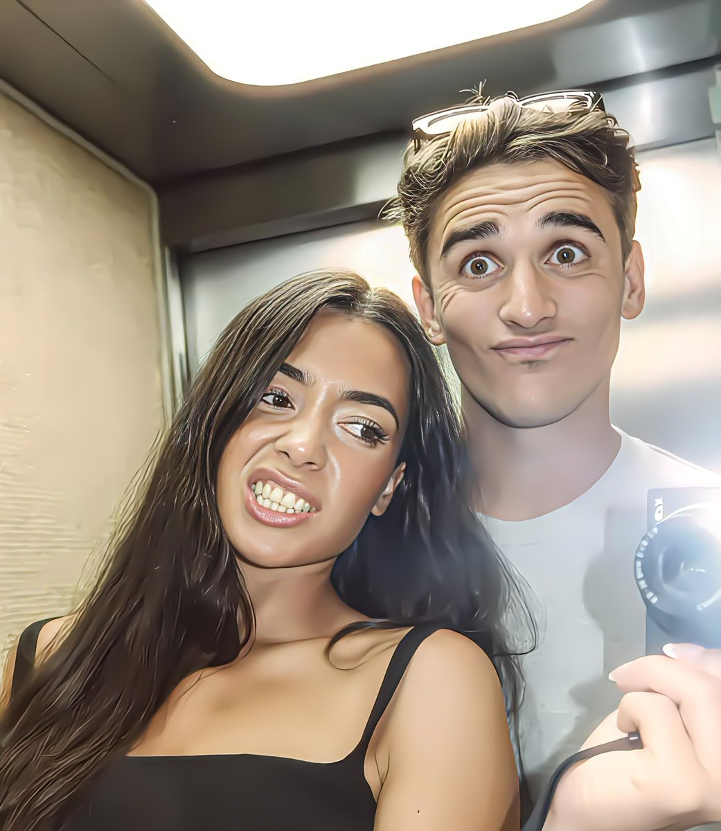 EvaPelayozz's tweet photo. Parabéns meu amor,  hoje o dia é todinho teu, mas o maior presente é te ter na minha vida, sou imensamente grata por cada riso, por cada abraço e por todos os momentos que partilhamos juntos.
Que possamos continuar a crescer lado a lado e colecionar memórias inesquecíveis, amo-te https://t.co/LGPbZK8lSr