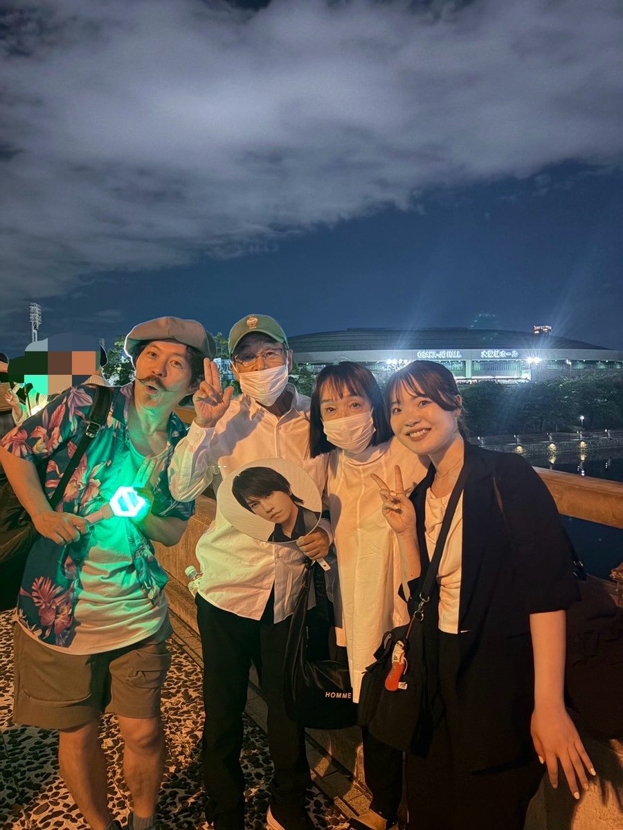Becity_524's tweet photo. Kis-My-Ft2さんのLIVEで大阪城ホールに見に行かせてもらいました‼️めちゃくちゃカッコよかったし演出イカつかった🤩知ってる曲はもちろん知らない曲があっても関係なく楽しみ続けれる作りが凄すぎて🤩

リスペクトのグリーンコーデ‼️
アスパラガスこと中条さんじゃなくて
ニカさんこと二階堂さんね👍 https://t.co/VPj7mv1DYz