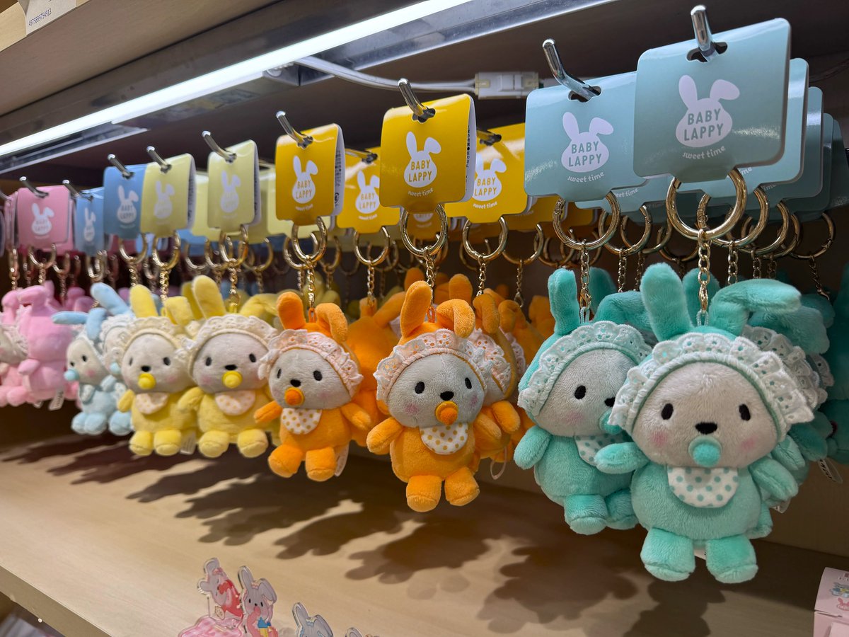 LAPPY_INFO's tweet photo. ━━━━━━━━━━━━🐰
　　✨好評開催中✨
「ラッピーデパート in静岡」
🏬━━━━━━━━━━━━

静岡のご当地ラッピー＆ガガンモ、出演者グッズや5周年記念グッズなど…
いろんなアイテムが勢ぞろい🙌
お気に入りを見つけに、ぜひ #ラッピーデパート へ遊びに来てください💁🛍
遠鉄百貨店でお待ちしています！

▼詳細はこちらをチェック
https://t.co/HhNaMSQtU6

#ラヴィット！