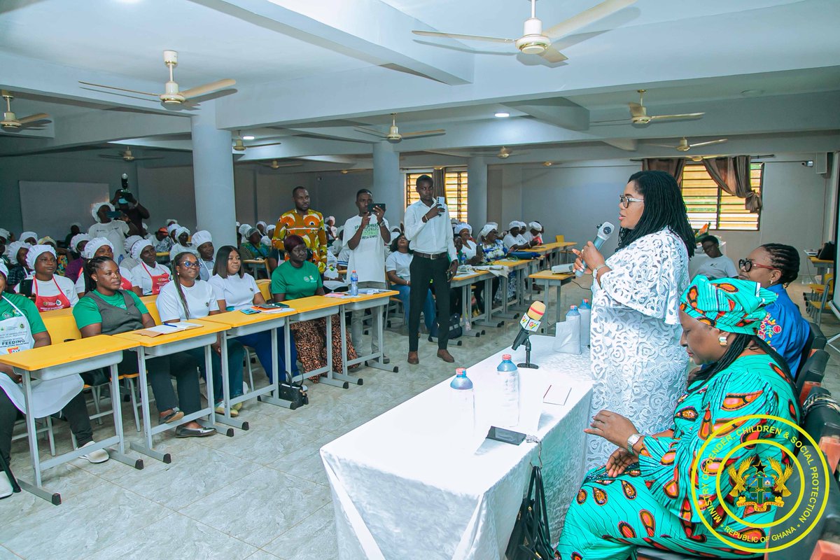 MoGCSP_Ghana's tweet photo. #Gender Minister, Hon. Naa Momo Lartey has toured #GSFP nutrition training centres in #GreaterAccra to assess efforts to improve #school meals.
With support from World Bank & Noguchi, caterers are being trained in nutrition, #foodsafety & #hygiene to provide better meals. https://t.co/uq398vybeF