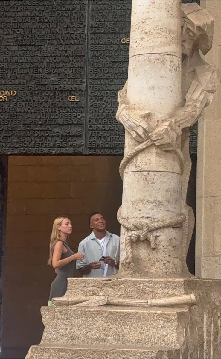 Amzee2020's tweet photo. 🚨 BREAKING: Kylian Mbappé Reportedly Wants to Marry Ester Expósito This Year 💍❤️ https://t.co/6ufZ5GfgDO