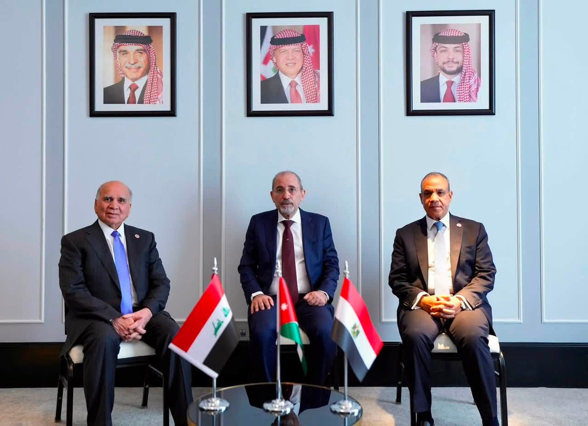 IraqinNairobi's tweet photo. فؤاد حسين يشارك في اجتماع آلية التعاون الثلاثي في عمّان ويؤكد مع نظيريه الأردني والمصري تفعيل اللجان الفنية وتوسيع التعاون المشترك – وزارة الخارجية العراقية https://t.co/ixobNoVcFI https://t.co/mXQ2p46MEx