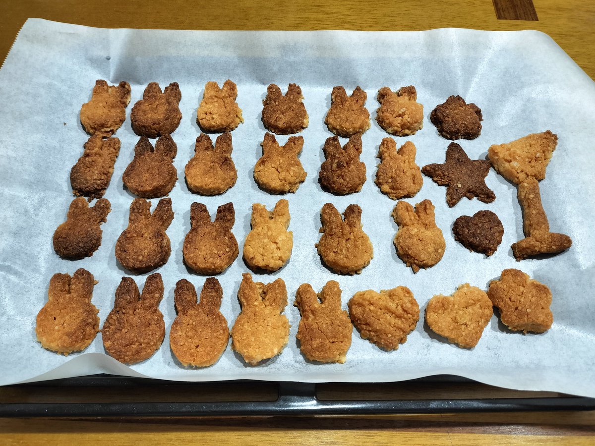 Zemperor3's tweet photo. 大量のウエハースを消費するためにクッキーを作ってみたよ🍪😁✨ https://t.co/cI0WH1g8Bu