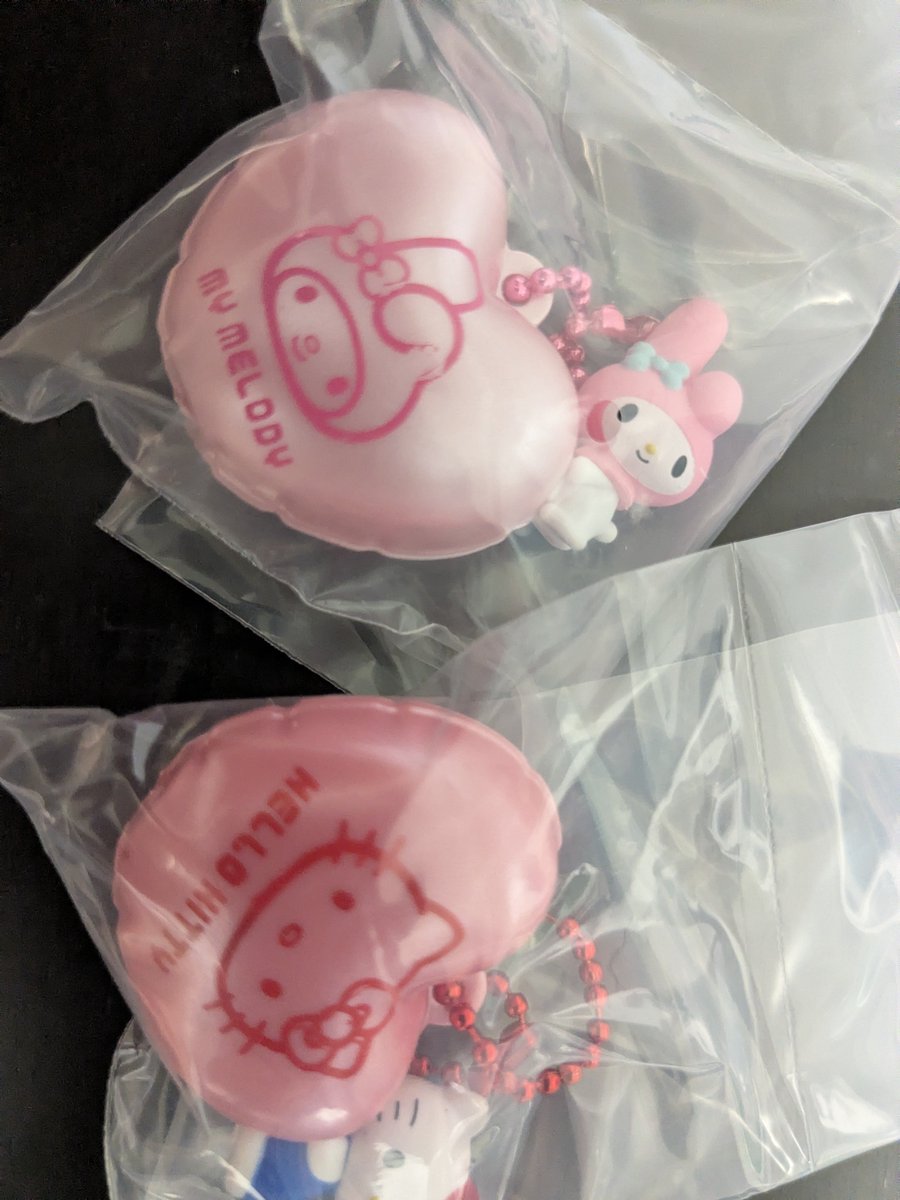 SsaYc3's tweet photo. サンリオのバルーンポップチャーム、かわいーと思って買ってみたら、どっちも風船の印刷が…

交換対応とかしてもらえるんですかね…？ https://t.co/NX64xfg3ME