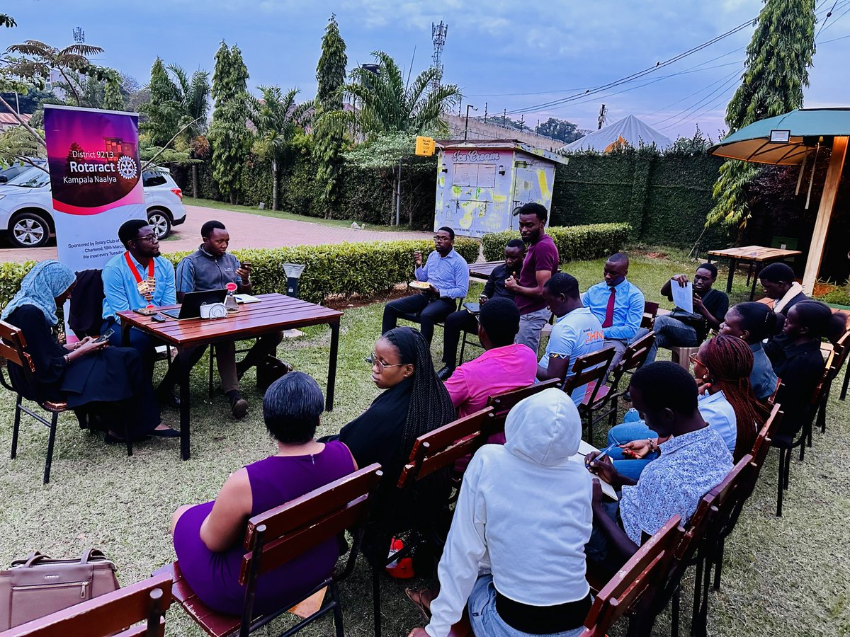 rctnaalya's tweet photo. The ADRR's visit was upon us yesterday fellowship. To say it was insightful would be a grave understatement as she guided us on how we can be a pioneer club and get some much needed district recognition.

#chefsdontplay. https://t.co/vhXzB1Qk0F