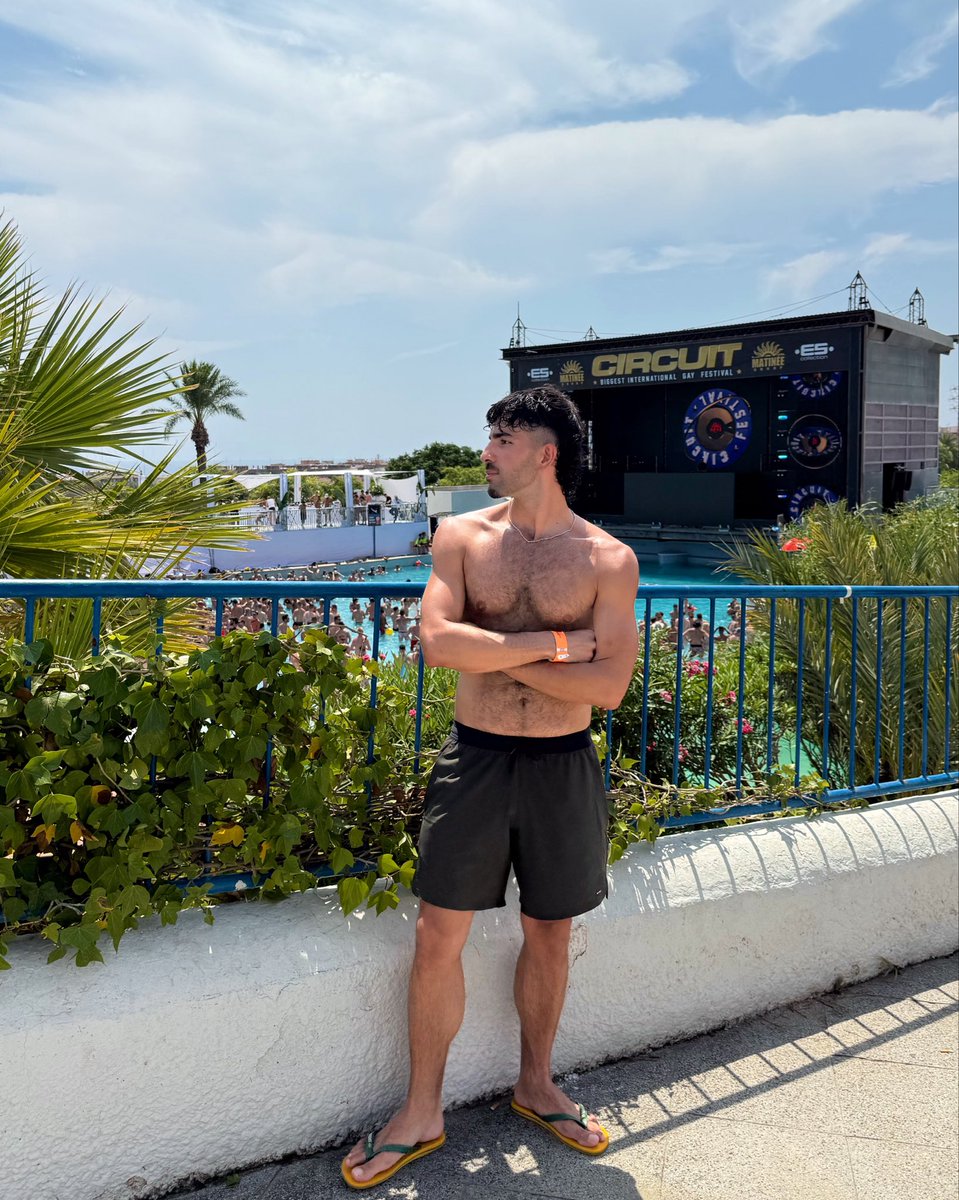 Dean_Winchy_'s tweet photo. I’m so proud to be a circuit gay. Even tho a lot of y’all use it as a slur i’m proud of being able to enjoy my gay life to the max by going to those events #CircuitGay https://t.co/k2k7aHlH0P