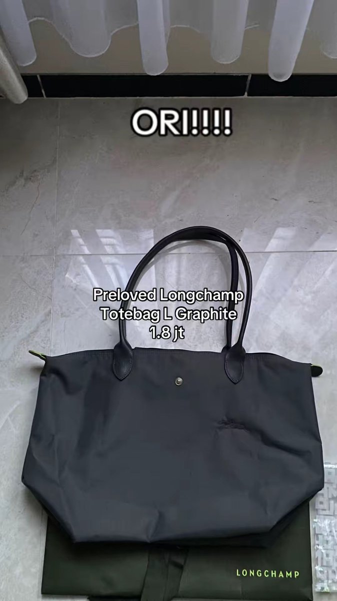 dipocololo's tweet photo. halo semuanya aku mau preloved tas longchamp ukuran large warna graphite 🤍 kondisi masih sangat bagus ya!! boleh chat untuk liat lebih detailnya 🤍🤍 https://t.co/zZ2cFlCV8c