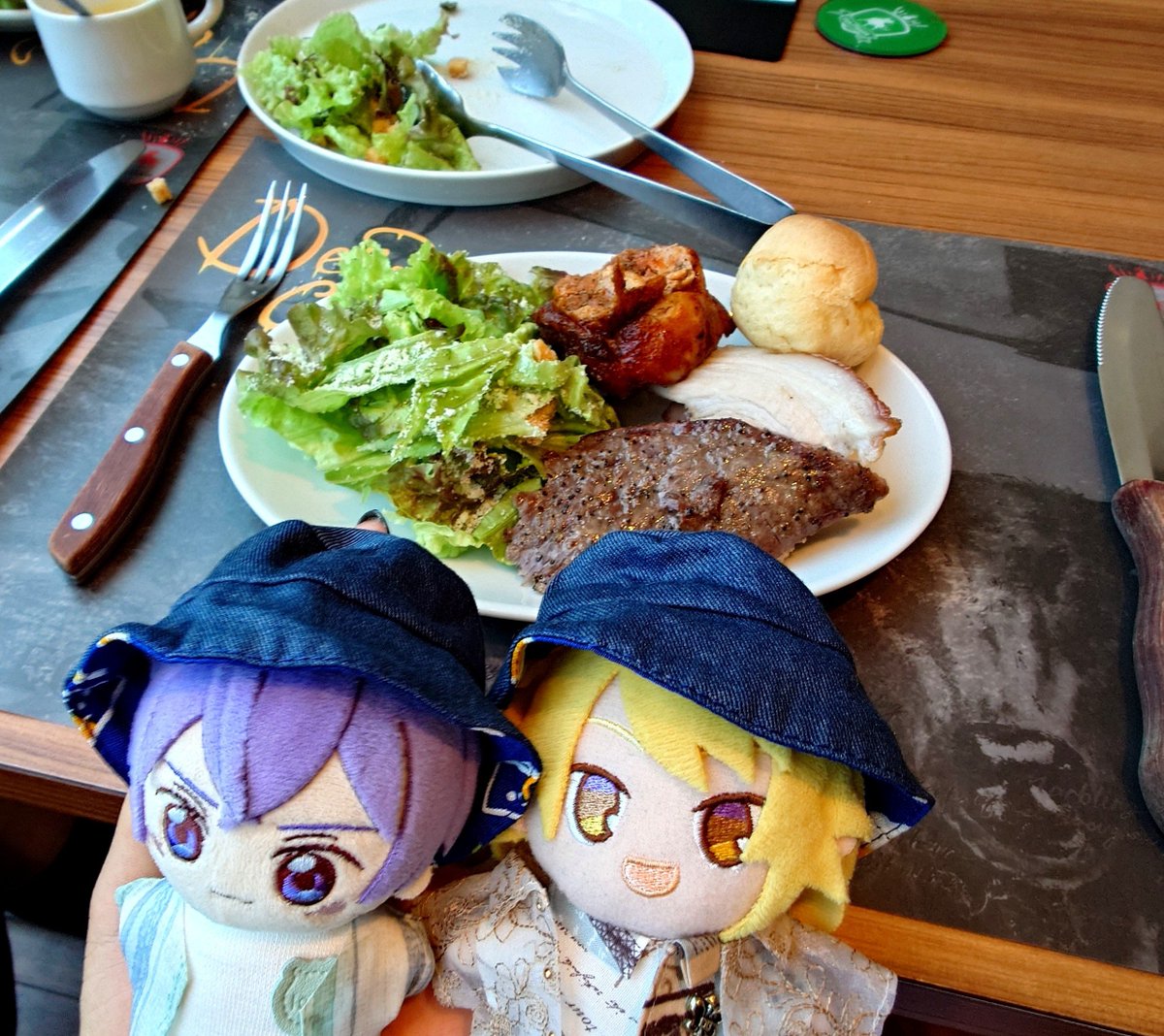 maoon_mithu's tweet photo. これはお肉食べに行った日のぬいずとそのお夕飯のぬいず( ◜ᴗ◝ ) https://t.co/pvql384Q1E