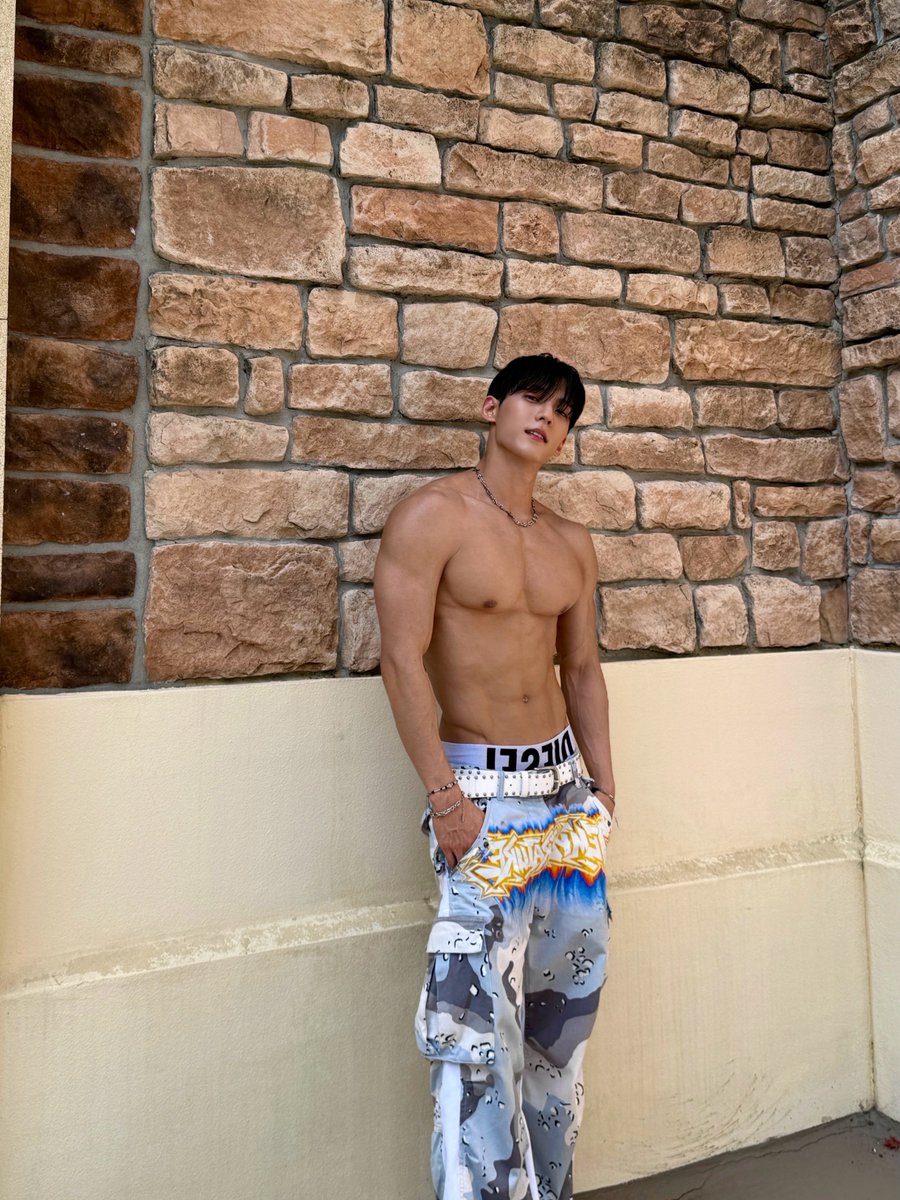 BellII29's tweet photo. 260805 #허타람찌 인스타 게시물

Caribbeanbay Water Music Pool Party🌊 https://t.co/smeyHjZsCE