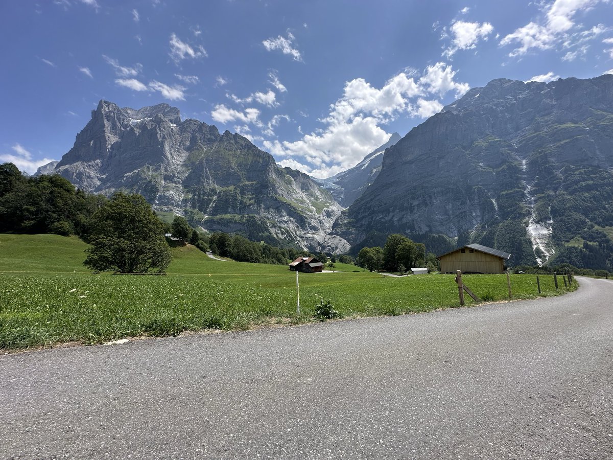 PUNP_3310's tweet photo. 🇨🇭 https://t.co/Plm0b4XLXI