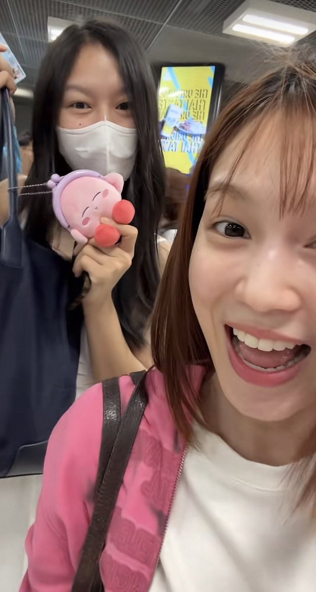 stroberimilkluv's tweet photo. kirby never left that bag just like how love never let milk felt there's no milklove tomorrow something something https://t.co/mul8YNJozB