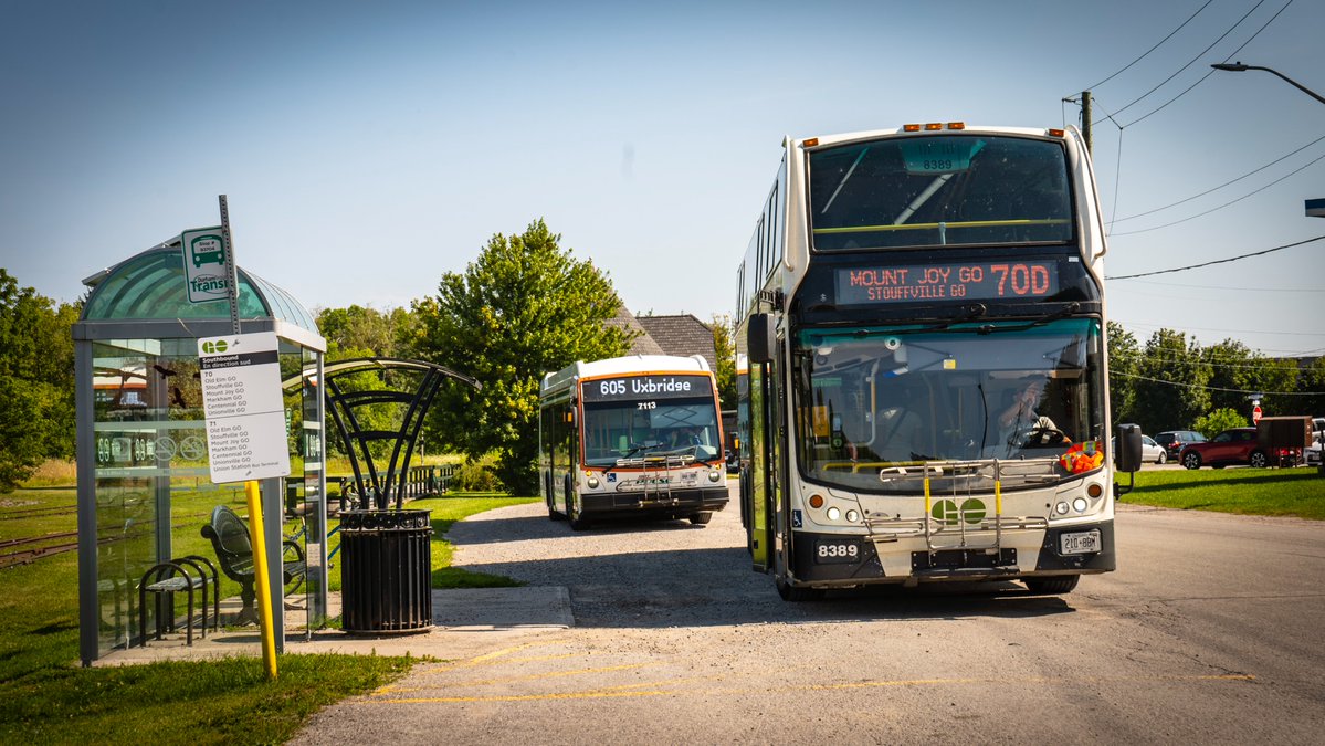 DamianDC7's tweet photo. GO Bus and DRT Bus at the Uxbridge Railway Station.
#GOTransit #Uxbridge #YDHR #DRT #DurhamRegion https://t.co/q2JpyXFVo0