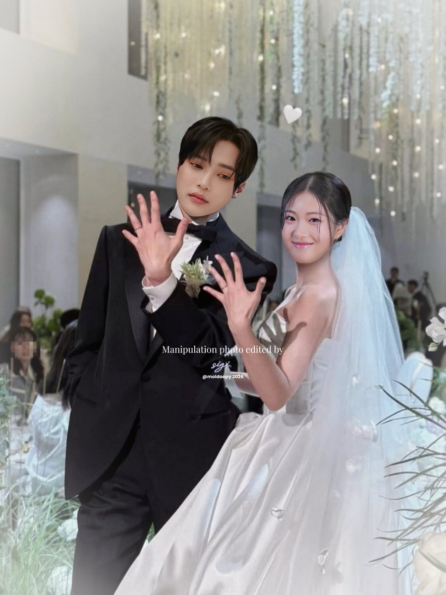 moldoopy's tweet photo. From: "Let me borrow my shoes to you, as the bridesmaid. You can return it anytime."
To: "I wanna be your shoes for the rest of my life with you without returning your shoes. Let's live longevity!"
#wintaline 2026.08.05 ๐ฉต๐๐
1st anniversary special contents https://t.co/mAaGcPC2Tm