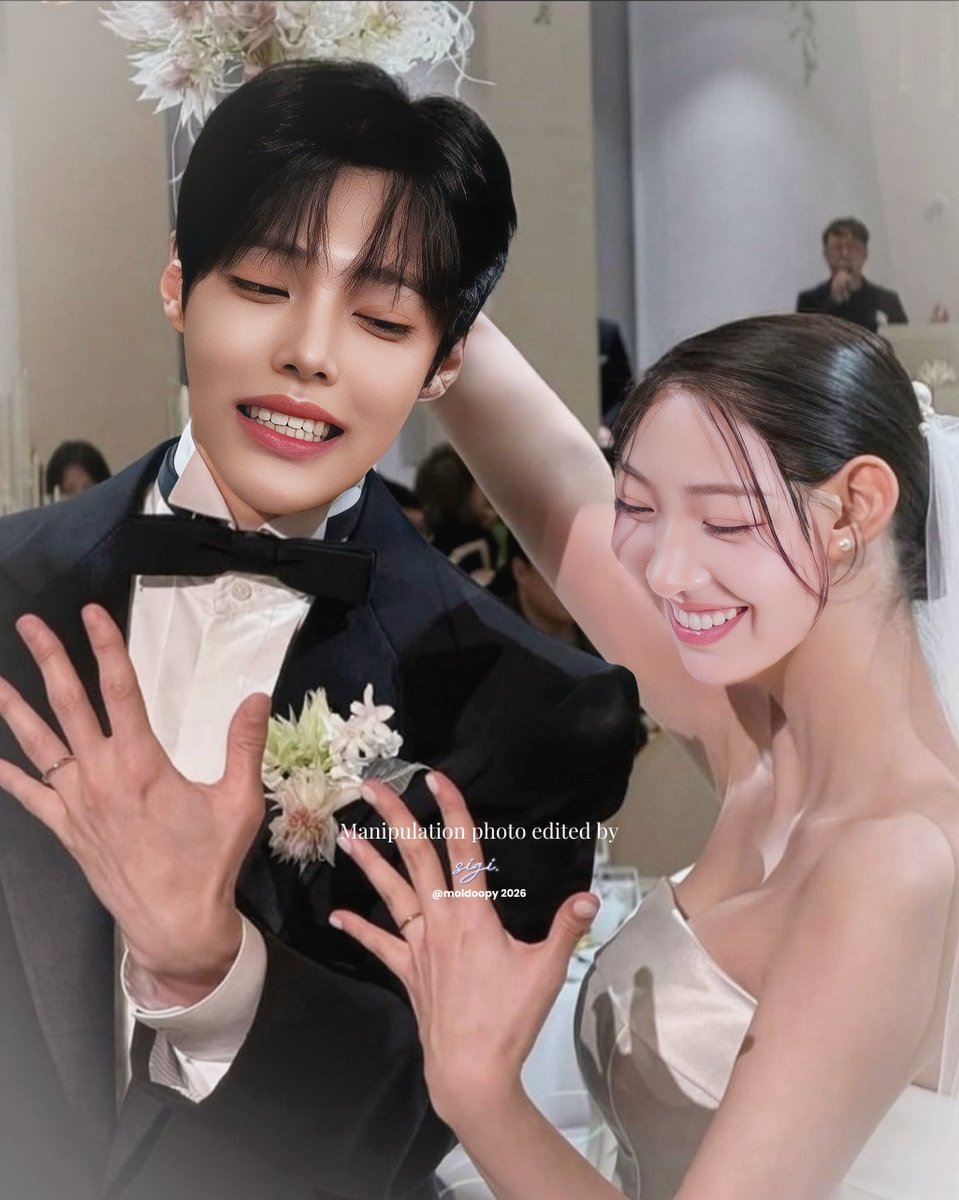 moldoopy's tweet photo. From: "Let me borrow my shoes to you, as the bridesmaid. You can return it anytime."
To: "I wanna be your shoes for the rest of my life with you without returning your shoes. Let's live longevity!"
#wintaline 2026.08.05 ๐ฉต๐๐
1st anniversary special contents https://t.co/mAaGcPC2Tm
