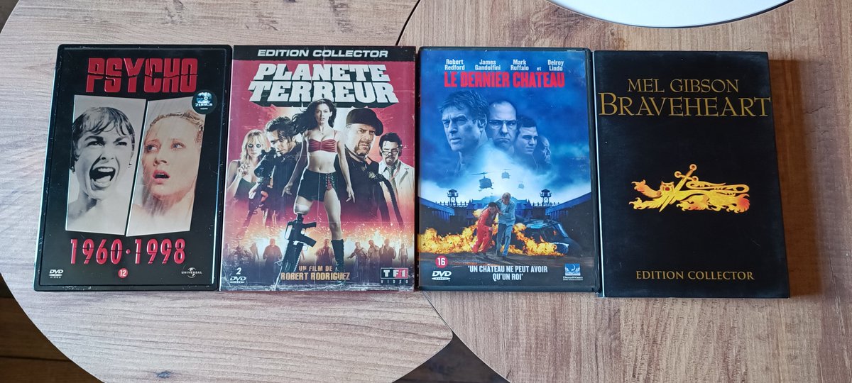 jevean's tweet photo. Nouvel arrivage de #films en #DVD et #BluRayDisc / #JeuxVidéo, un peu de #Sony sur #PS2, un peu de #Retrogaming.
Du #Steelbook, des #ÉditionsCollector de grand classique du #Cinema... 😎
#SavePhysicalGames
#PhysicalNeverdies
#NoDiscNoBuy !
#Hollywood 🍿 https://t.co/AIDg38AU3p