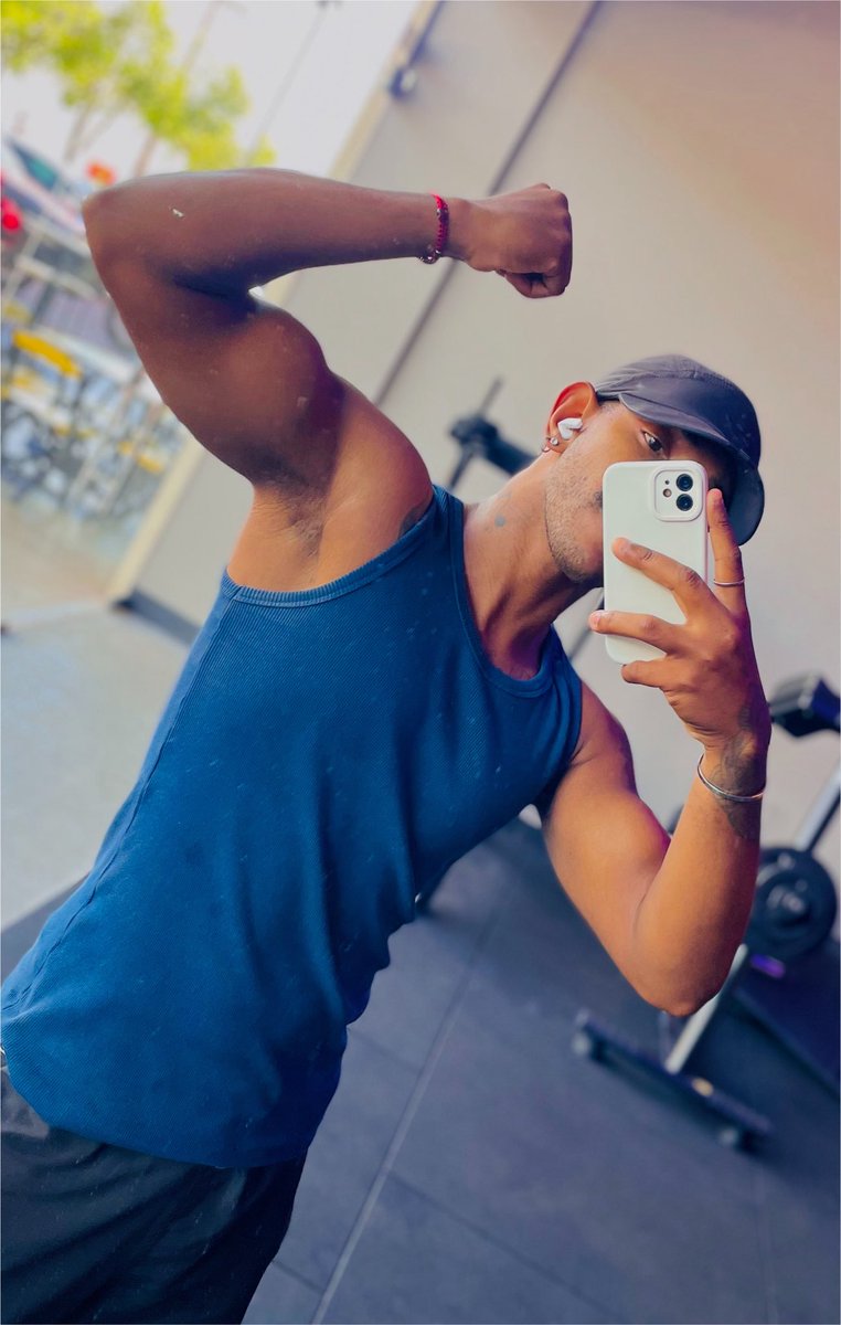 Alyxandreh's tweet photo. 💪🏾 https://t.co/NLp1DkjY5C