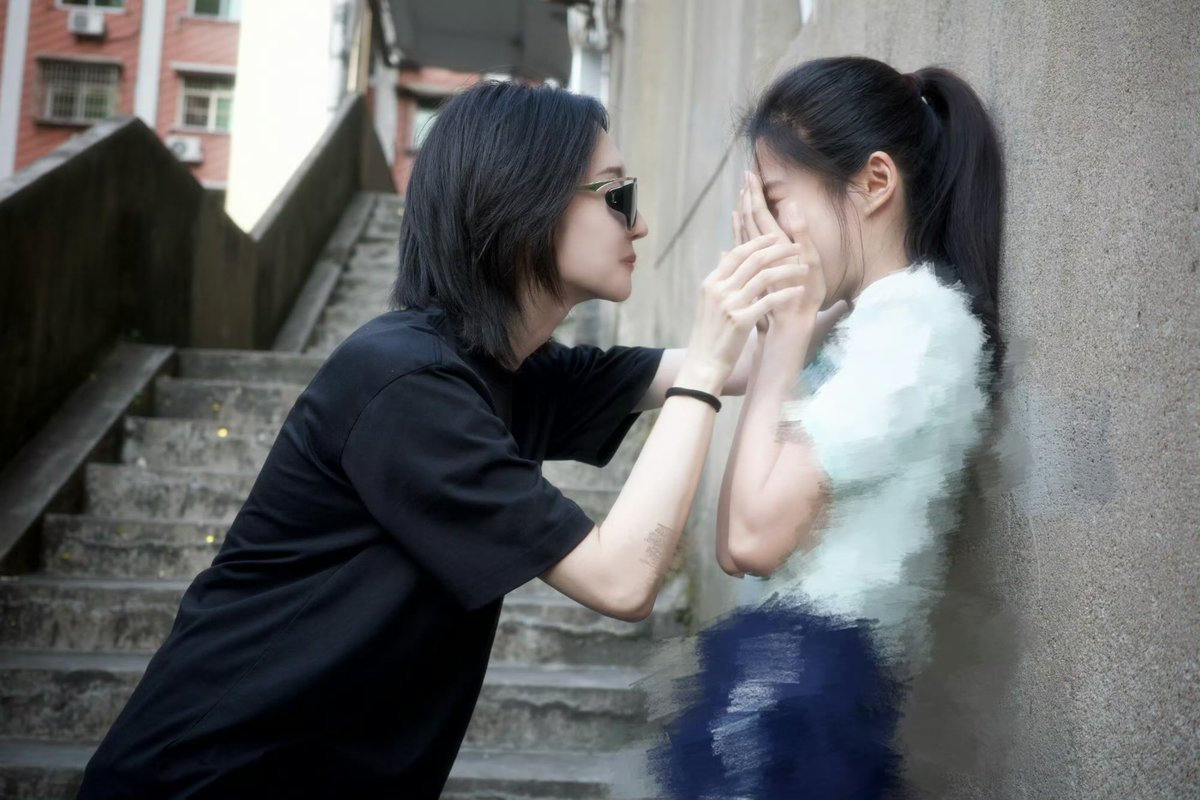 pjxdali's tweet photo. off screen the sister-in-law rules don’t matter 🤭 https://t.co/jOvSvDei84