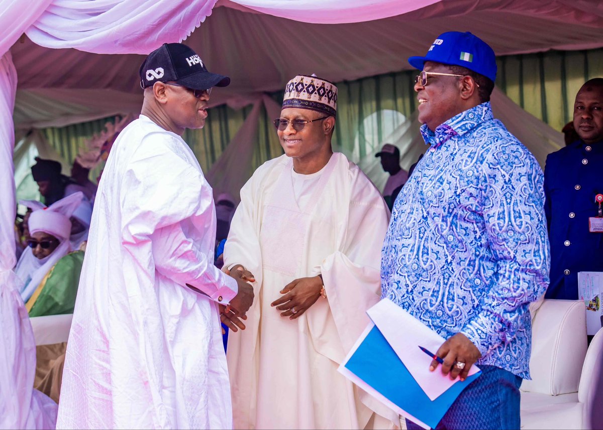 NMnasan's tweet photo. Thank You President @officialABAT, GCFR.

Thank You Governor Senator @ubasanius, CON.

@woye1 
@renoomokri 
@Abdool85 
@Abunaah 
@OzoMusty 
@Hunkuyi https://t.co/79cT6owWnZ