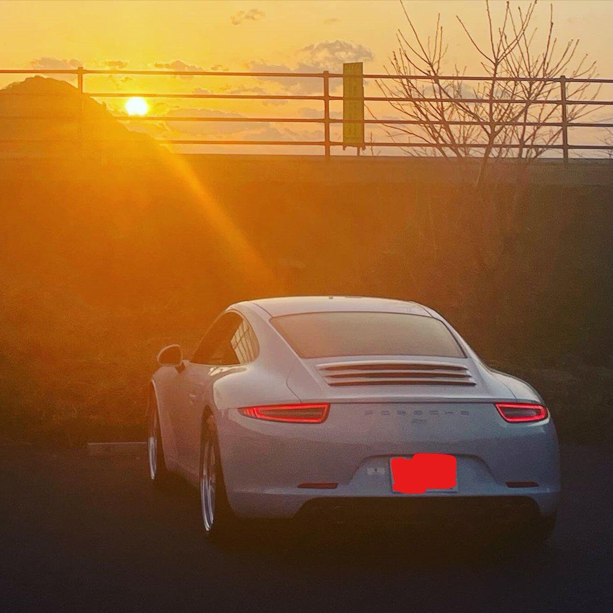 Mo_47939's tweet photo. Sunset drives just hit different.

#フェラーリ #Ferrari #車好き #車好きな人と繋がりたい
#愛車 #クルマのある生活 #カーライフ #ドライブ
#スーパーカー #スポーツカー #イタリア車 #carstagram
#車好き女子 #クルマ女子 #フェラーリ女子
#車好き女子と繋がりたい #ドライブ女子 https://t.co/HdWohwUPg2