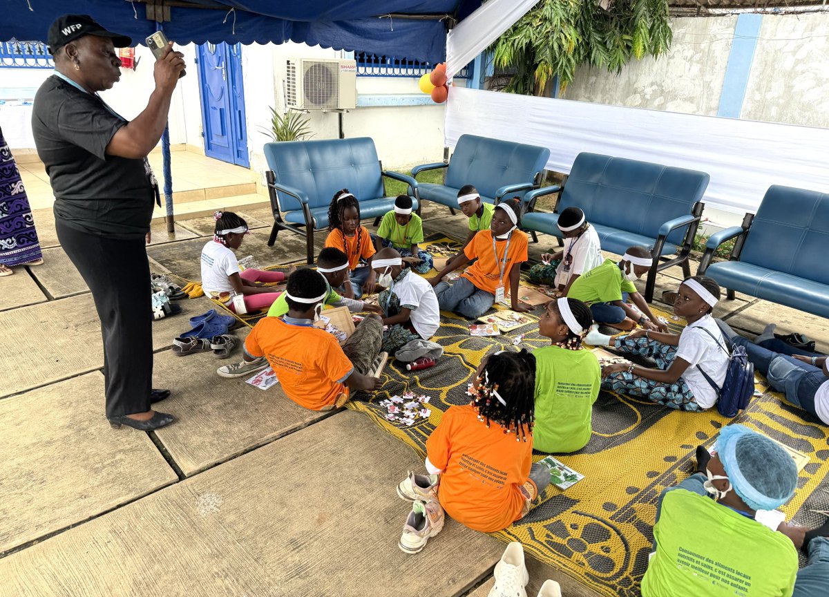 UNBenin's tweet photo. Des vacances utiles et éducatives !
Apprendre à bien boire, bien manger et bien vivre dès le plus jeune âge ! En juillet, la Clinique @UNBenin a réuni les enfants du personnel pour un atelier ludique sur l'hygiène et les bonnes pratiques de vie quotidienne.
#Hygiène #BienÊtre https://t.co/TLNgc0tgdJ