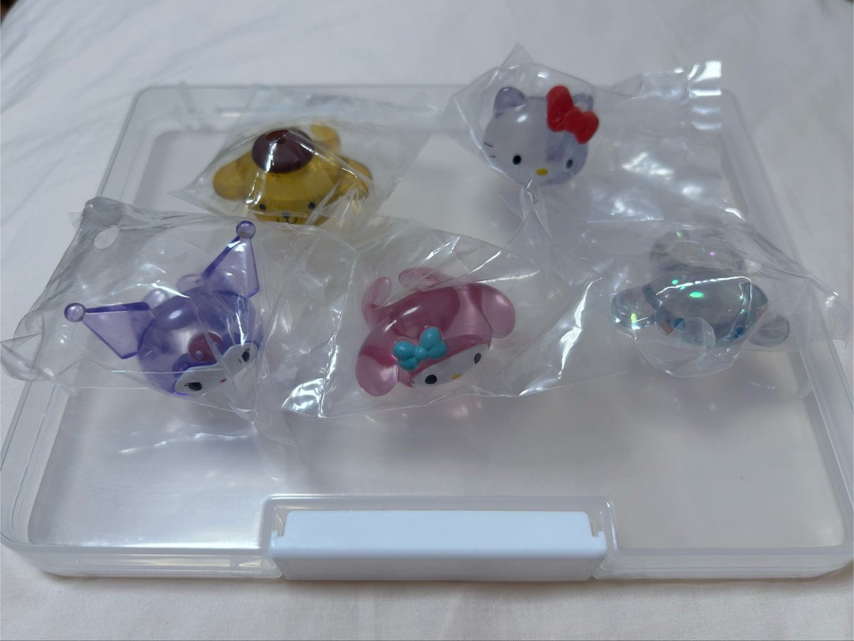 3ka_043's tweet photo. 【交換/譲渡】サンリオ ファッションリング  ツムツム めじるしアクセサリー ガチャガチャ

譲)クリア→キティ、マイメロ、クロミ、ポムポムプリン
     オーロラ→シナモロール
     プーさん、ロッツオ

求)キティオーロラ、ミッキー、定価➕送料

郵送希望です。
検索よりお気軽にお声がけ下さい。 https://t.co/Mod5sO4GV0